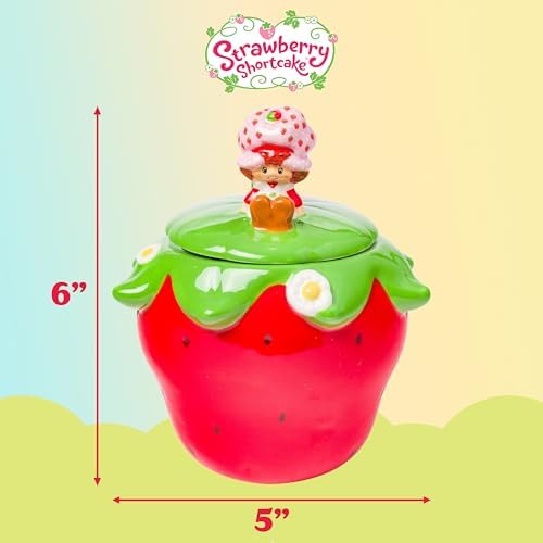 Silver Buffalo Strawberry Shortcake Sitting, 3D Sculpted Snack Jar