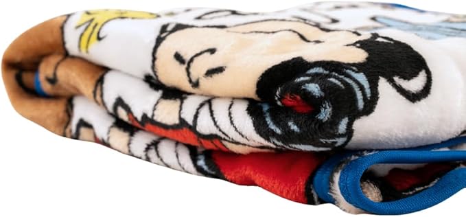 Franco Collectibles® Peanuts® Charlie Brown, Snoopy, Lucy & Gang Super Soft Cozy Plush Throw Blanket, 40 in x 50 in, (Official Peanuts® Product)