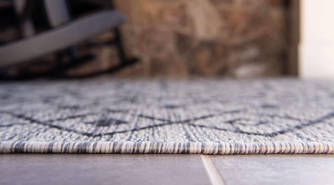 Unique Loom Outdoor Trellis Collection Area Rug - Tribal Trellis (4' 1" Round, Gray/ Black)