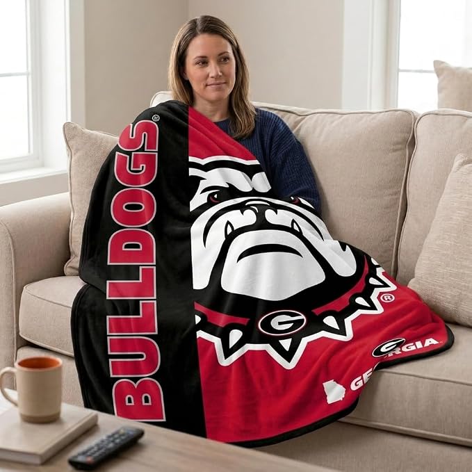 Pegasus Sports NCAA Georgia Bulldogs Endzone Ultra Soft Tailgate Throw