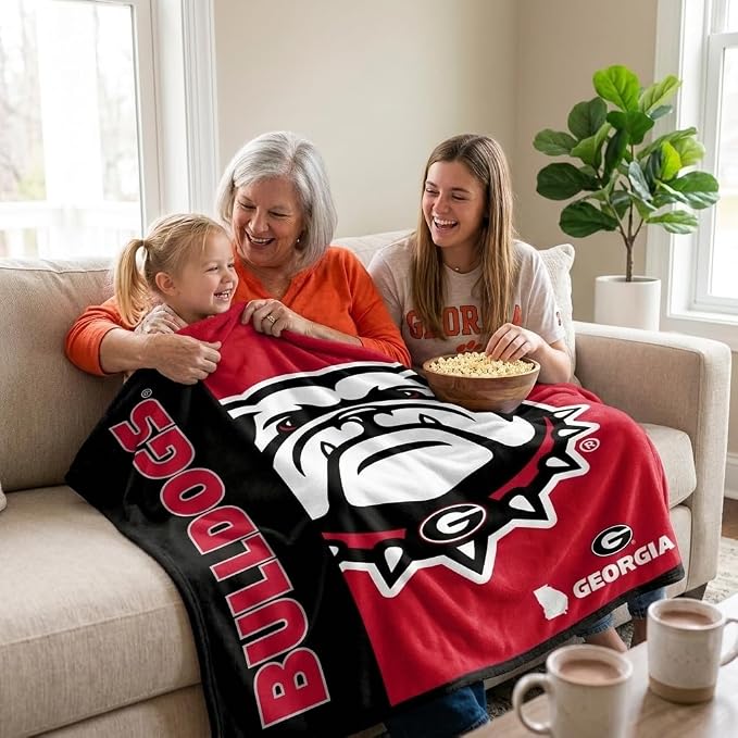 Pegasus Sports NCAA Georgia Bulldogs Endzone Ultra Soft Tailgate Throw