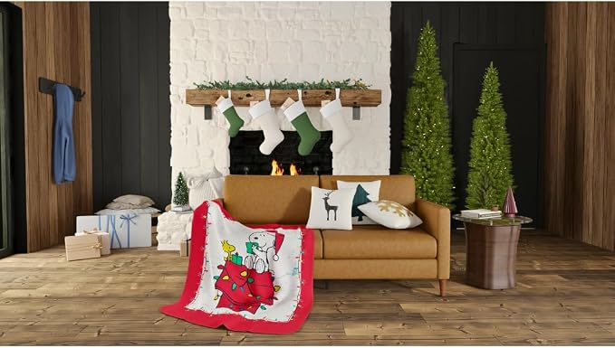 Franco Collectibles® Peanuts® Snoopy & Woodstock Holiday Christmas Super Soft Cozy Plush Throw, 40 in x 50 in, (Official Peanuts® Product)