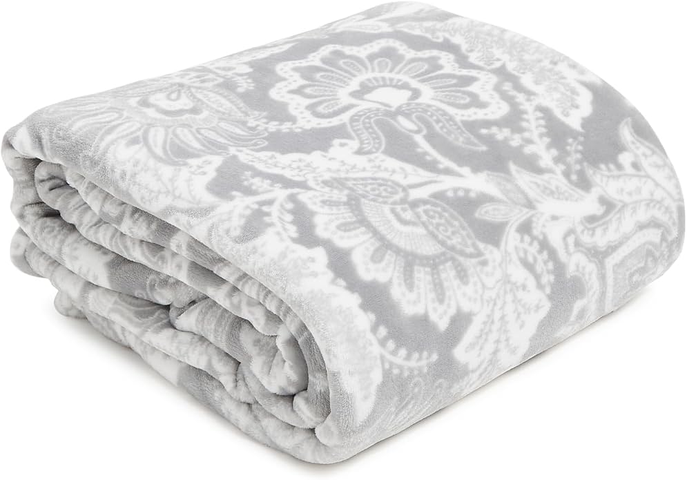 Vera Bradley Women's Fleece Throw Blanket – Soft Plush Blanket for Couch, Bedroom & Home Décor