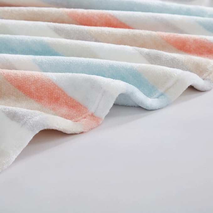 Wrangler - Twin Size Blanket, Super Soft & Reversible Plush Fleece Bedding, Throw Blanket for Couch or Bed (Glen Canyon Stripe Blue)