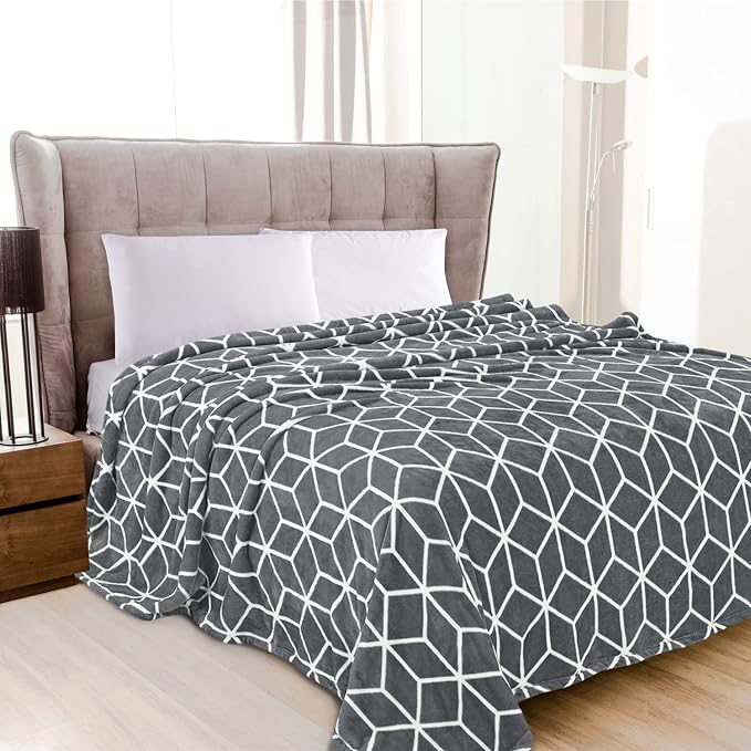 Elegant Comfort Luxury Velvety Feel Blanket, All-Season Lightweight Blanket, Ultra Plush, Soft, Cozy-Fuzzy Flannel Fleece for Couch, Sofa, Bed, Travel, Cube Design, Twin/Twin XL, Gray