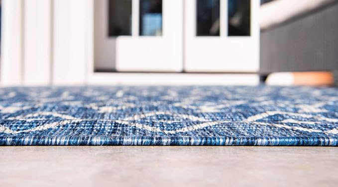 Unique Loom Outdoor Trellis Collection Area Rug - Tribal Trellis (8' Round, Blue/ Ivory)