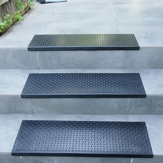 Rubber-Cal Diamond-Plate Non-Slip Rubber Tread Stair Mats (6 Pack), Black, 9.75" X 29.75"