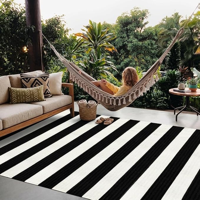 LEEVAN Outdoor Rug 5x8 Black and White Patio Decor, Cotton Washable Indoor Outdoor Doormat, Farmhouse Woven Porch Front Door Mat Reversible Foldable Rug Layered Door Mat for Porch/Front Door/Entrance