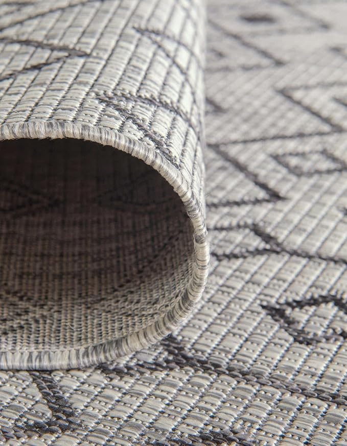 Unique Loom Outdoor Trellis Collection Area Rug - Tribal Trellis (10' 8" Square, Gray/ Black)