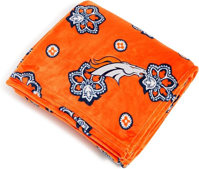 Vera Bradley Women's Fleece NFL Oversized Throw Blanket (Multiple Teams Available), Denverbroncosonorange/Navybandana, One Size