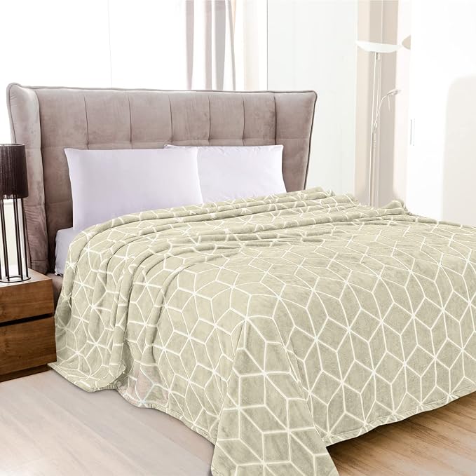 Elegant Comfort Luxury Velvety Feel Blanket, All-Season Lightweight Blanket, Ultra Plush, Soft, Cozy-Fuzzy Flannel Fleece for Couch, Sofa, Bed, Travel, Cube Design, Full/Queen, Cream