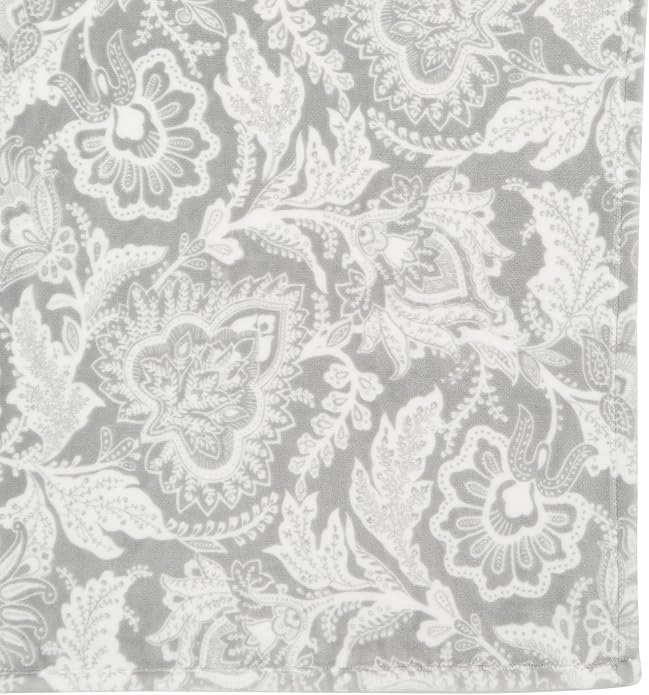Vera Bradley Women's Fleece Throw Blanket – Soft Plush Blanket for Couch, Bedroom & Home Décor