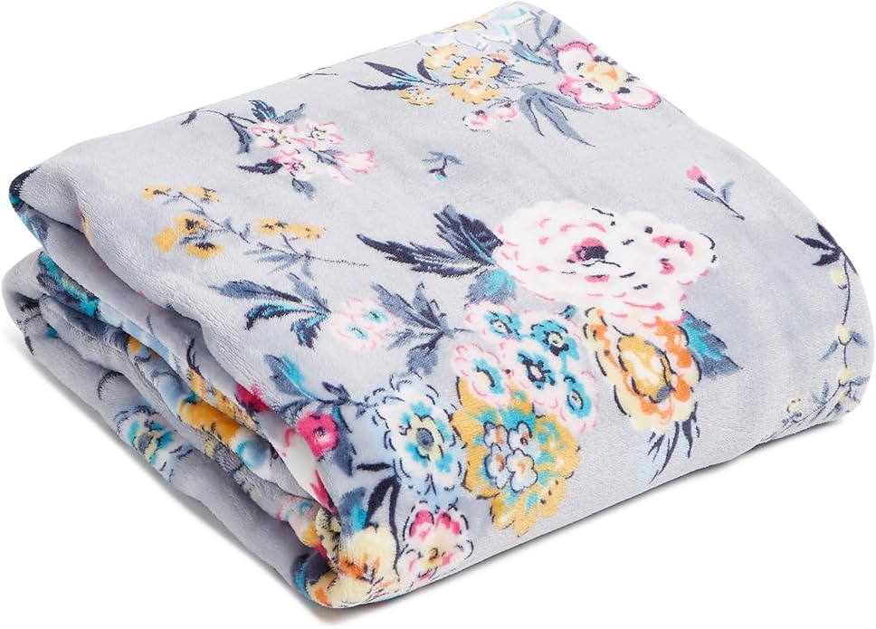Vera Bradley Women's Fleece Throw Blanket – Soft Plush Blanket for Couch, Bedroom & Home Décor