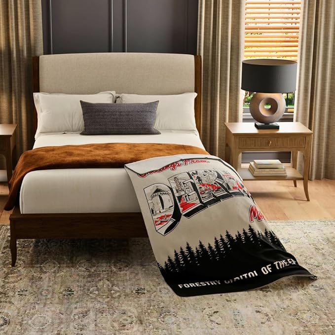 Welcome to Derry IT Pennywise Clown Halloween Horror Throw Blanket, Super Soft Cozy Plush Bedding, 46" x 60", (Officially Licensed Product) by Franco