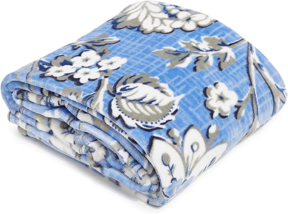 Vera Bradley Women's Fleece Throw Blanket – Soft Plush Blanket for Couch, Bedroom & Home Décor