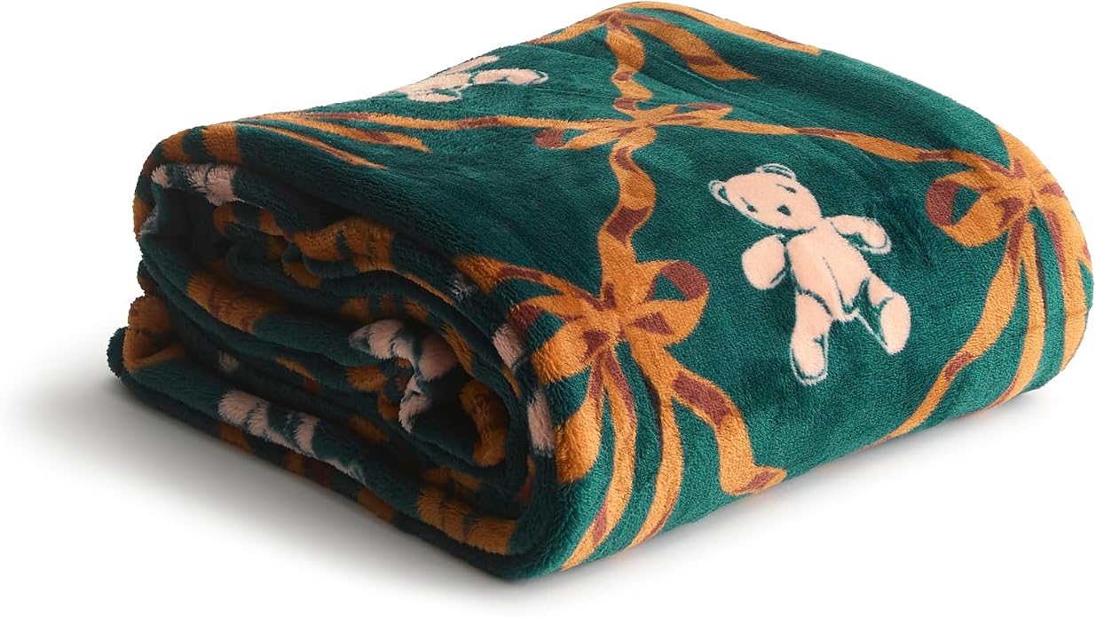 Vera Bradley Women's Fleece Throw Blanket – Soft Plush Blanket for Couch, Bedroom & Home Décor