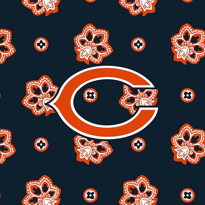 Vera Bradley Women's Fleece NFL Oversized Throw Blanket (Multiple Teams Available), Chicagobearsonnavy/Orangebandana, One Size