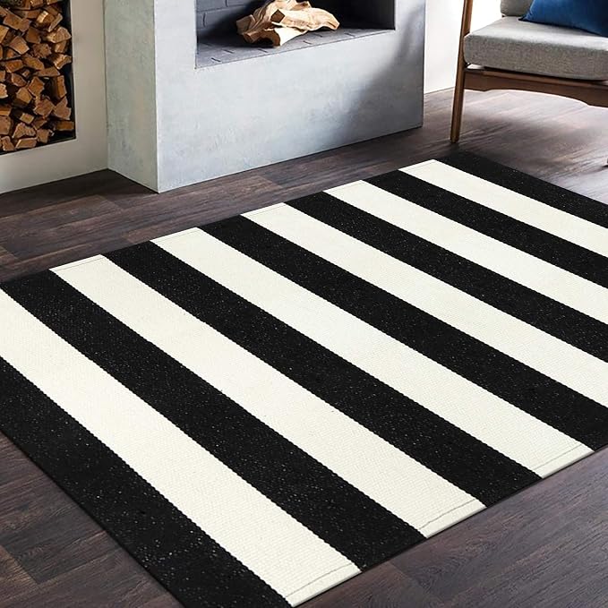 LEEVAN Black and White Outdoor Rug 3X5, Cotton Washable Striped Patio Rugs Hand Woven Front Door Mat, Reversible Entryway Rug Farmhouse Black Floor Carpet for Balcony/Courtyard/Entrance
