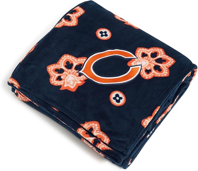 Vera Bradley Women's Fleece NFL Oversized Throw Blanket (Multiple Teams Available), Chicagobearsonnavy/Orangebandana, One Size