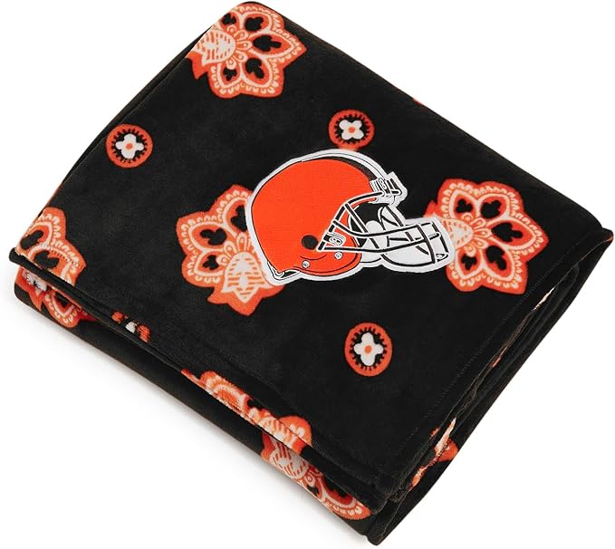 Vera Bradley Women's Fleece NFL Oversized Throw Blanket (Multiple Teams Available), Clevelandbrownsonbrown/Orangebandana, One Size
