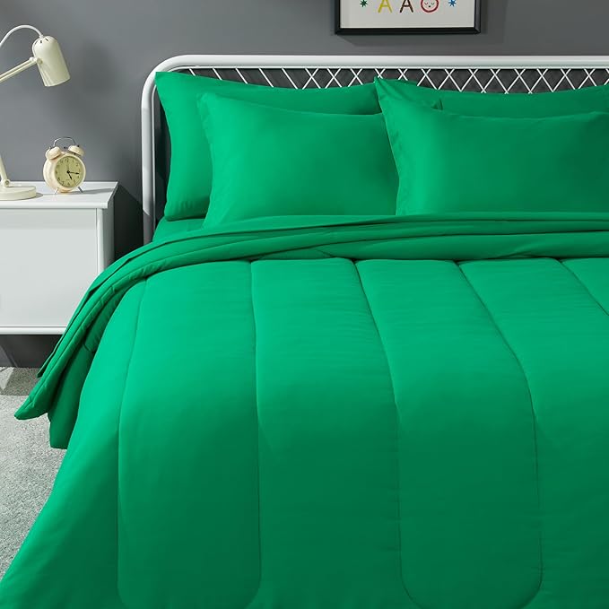 Amazon Basics 7-Piece Soft, All-Season Microfiber Kid's Bed-in-a-Bag Bedding Set with Comforter, Sheets, Pillow Shams and Pillowcases, Full/Queen, Solid Green