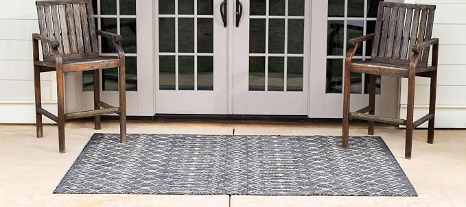 Unique Loom Outdoor Trellis Collection Area Rug - Tribal Trellis (5' 3" x 8' Rectangle, Charcoal Gray/ Natural)