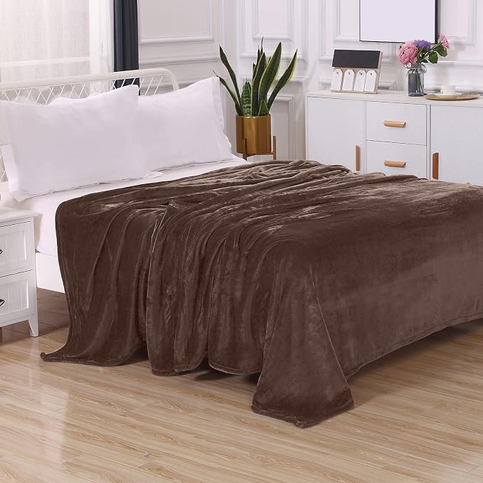 Elegant Comfort Luxury Velvety Feel Blanket, All-Season Lightweight Blanket, Ultra Plush, Soft, Cozy-Fuzzy Flannel Fleece for Couch, Sofa, Bed, Travel, Solid Design, Twin/Twin XL, Brown