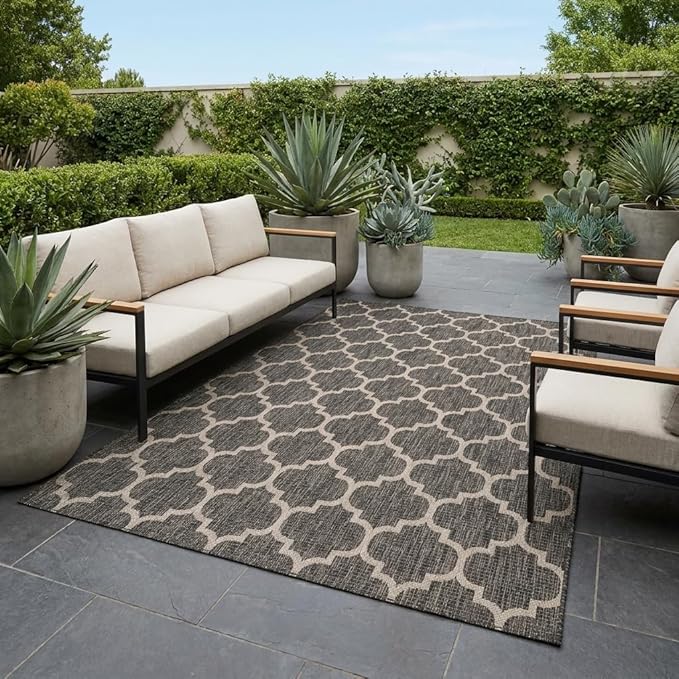 Unique Loom Outdoor Trellis Collection Area Rug (7' 1" x 10' Rectangle, Black/ Ivory)