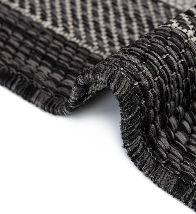 Unique Loom Outdoor Border Collection Area Rug - Soft Border (5' 3" Round, Black/ Ivory)