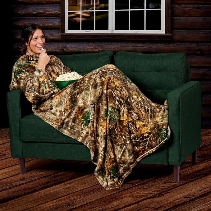 Northwest Realtree Silk Touch Comfy Throw Blanket with Sleeves, 48" x 71", Realtree Edge