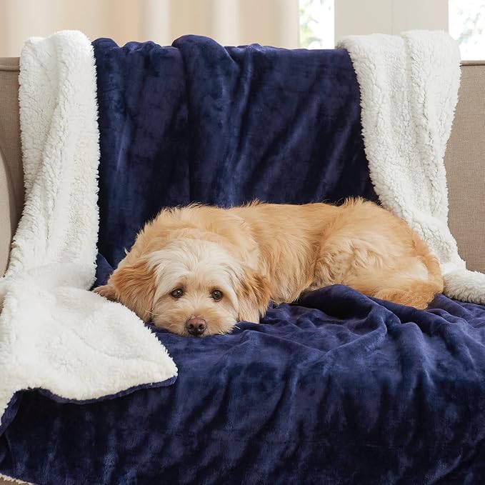 NICETOWN Navy Blue Sherpa Blanket, Reversible Fleece Super Soft Fuzzy Flannel Blanket, Velvet Plush Luxurious Thick Warm Puppy Blanket for Home, Couch, Sofa, Bed, 60 x 80 Inches