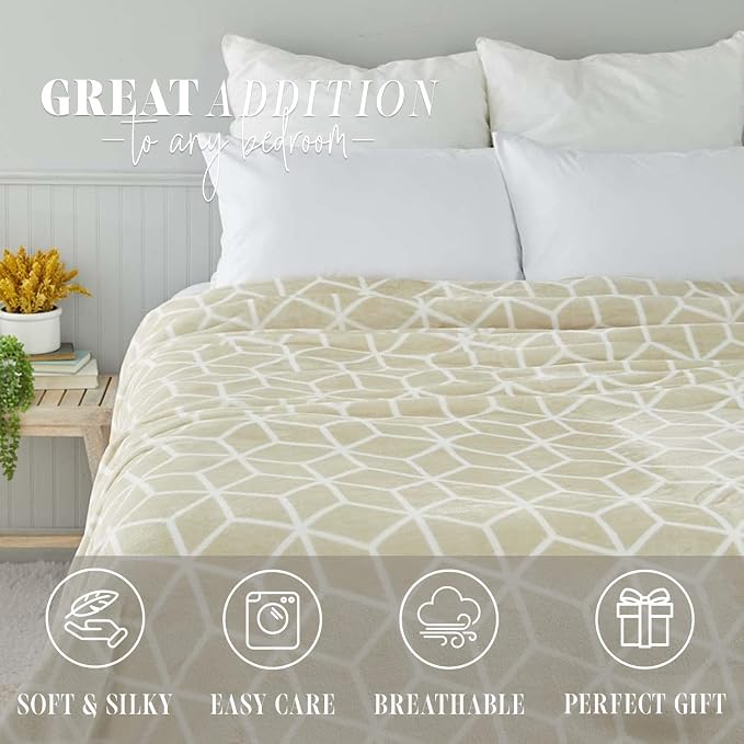Elegant Comfort Luxury Velvety Feel Blanket, All-Season Lightweight Blanket, Ultra Plush, Soft, Cozy-Fuzzy Flannel Fleece for Couch, Sofa, Bed, Travel, Cube Design, Twin/Twin XL, Cream