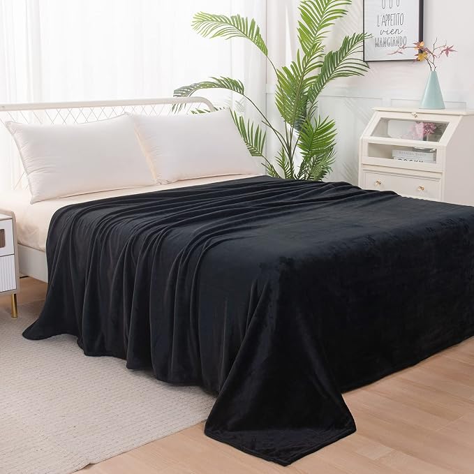 Elegant Comfort Luxury Velvety Feel Blanket, All-Season Lightweight Blanket, Ultra Plush, Soft, Cozy-Fuzzy Flannel Fleece for Couch, Sofa, Bed, Travel, Solid Design, Twin/Twin XL, Black