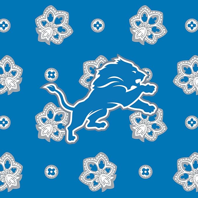 Vera Bradley Women's Fleece NFL Oversized Throw Blanket (Multiple Teams Available), Detroitlionsonmediumblue/Graybandana, One Size