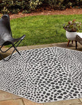 Unique Loom Outdoor Collection Area Rug - Cape Town (4' 1" Octagon, Black/ Ivory)