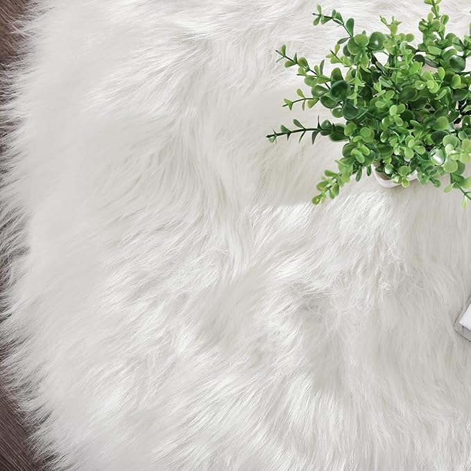 Latepis White Round Rug 5ft Faux Fur Sheepskin Circle Rug for Living Room Fluffy Washable Rug for Bedroom Teen Room Dorm Cute Room Décor