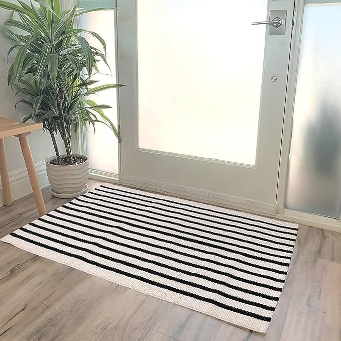 LEEVAN Black and White Striped Rug Doormat 2x3 Washable Front Porch Rug Farmhouse Layered Door Mats Outdoor Cotton Hand Woven Throw Carpet for Entryway/Front Steps/Bathroom/Home Entrance