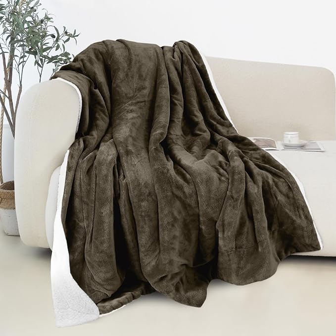 Elegant Comfort Reversible and Ultra-Plush Flannel Fleece Sherpa Throw- Lightweight Soft and Cozy- All Season Decorative Throw, Perfect for Lounging, 50 x 60 inches, Chocolate Brown