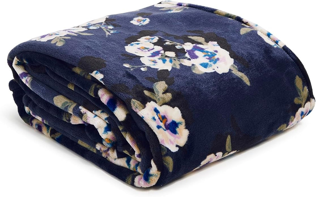 Vera Bradley Women's Fleece Throw Blanket – Soft Plush Blanket for Couch, Bedroom & Home Décor