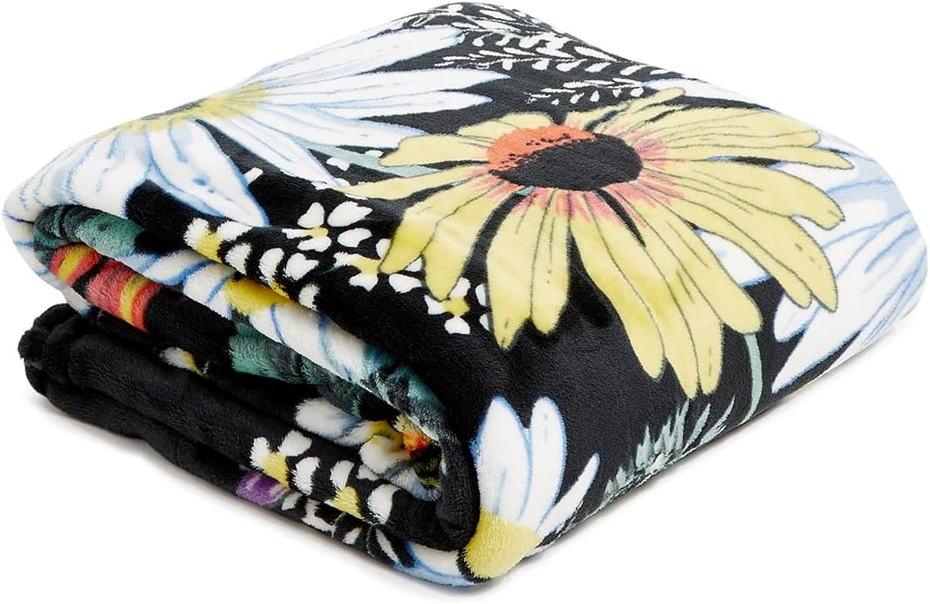 Vera Bradley Women's Fleece Throw Blanket – Soft Plush Blanket for Couch, Bedroom & Home Décor