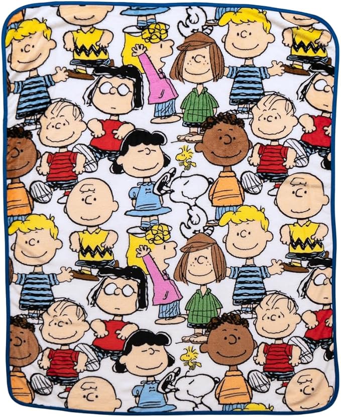 Franco Collectibles® Peanuts® Charlie Brown, Snoopy, Lucy & Gang Super Soft Cozy Plush Throw Blanket, 40 in x 50 in, (Official Peanuts® Product)