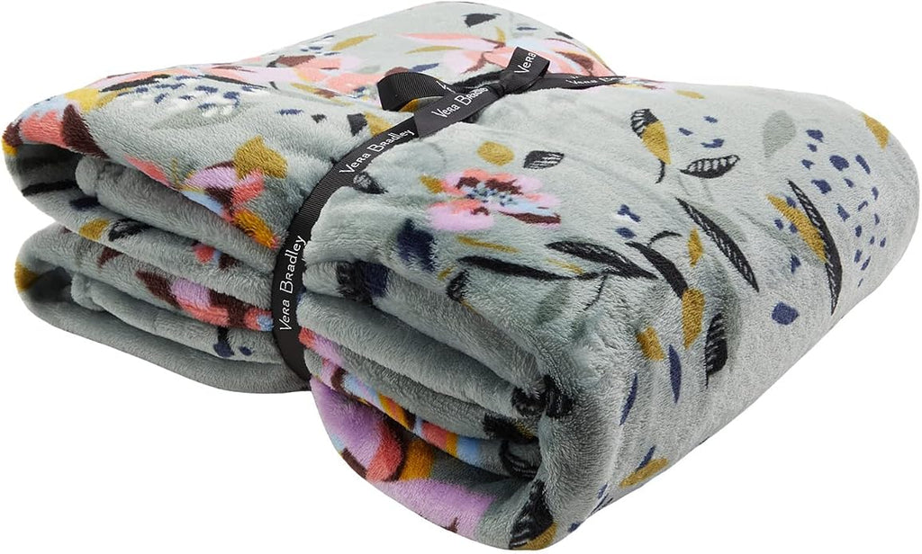 Vera Bradley Women's Fleece Throw Blanket – Soft Plush Blanket for Couch, Bedroom & Home Décor