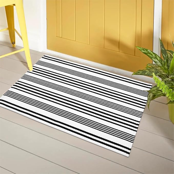Black and White Striped Outdoor Rug, 2'x3' Cotton Modern Hand-Woven Reversible Front Porch Rug Door Mat Welcome Layered Doormat Washable Indoor Carpet for Farmhouse Laundry Room Bathroom