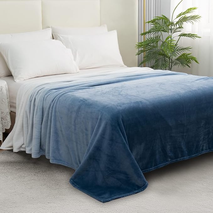 Elegant Comfort Luxury Velvety Feel Blanket, All-Season Lightweight Blanket, Ultra Plush, Soft, Cozy-Fuzzy Flannel Fleece for Couch, Sofa, Bed, Travel, Ombre Design, King/California King, Blue