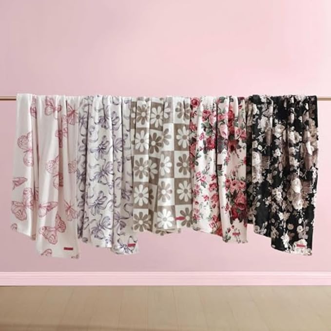 Betsey Johnson - Blanket, Buttery-Soft Throw Blanket for Couch or Bed, Boldly Plush & Oversized Bedding (Vintage Floral Pink, 50" x 70")