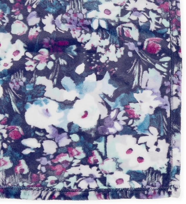 Vera Bradley Women's Fleece Throw Blanket – Soft Plush Blanket for Couch, Bedroom & Home Décor