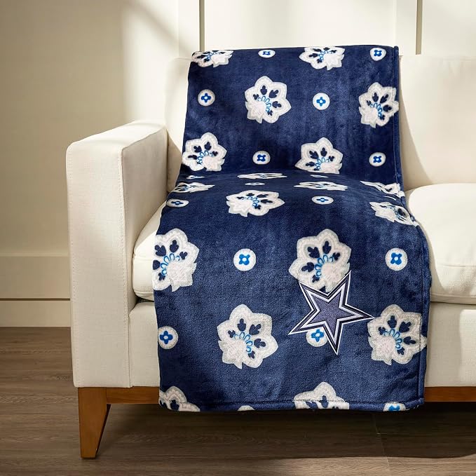 Vera Bradley Women's Fleece NFL Oversized Throw Blanket (Multiple Teams Available), Dallascowboysonblue/Graybandana, One Size