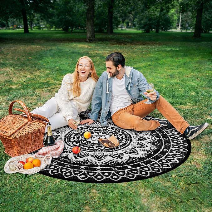 Round Outdoor Rugs for Patios, 6Ft Waterproof Reversible Plastic Straw Mat with Carry Bags, Boho Lightweight Outdoor Carpet Portable Round Floor Mat for Patio Camping Picnic Backyard RV,Black & White