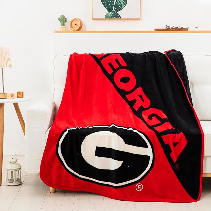 Northwest NCAA Georgia Bulldogs Micro Raschel Throw Blanket – 46" x 60" – Halftone Design – Soft Warm Stadium Blanket