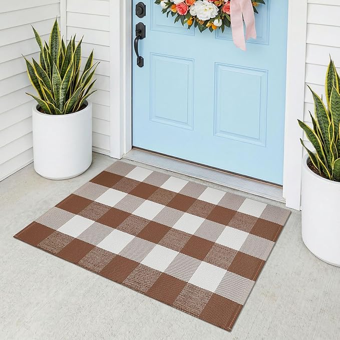KOZYFLY Buffalo Plaid Area Rugs 2x3 Ft Brown and White Rug Washable Front Door Mat Woven Cotton Indoor Outdoor Rug for Front Porch Kitchen Entryway Patio Farmhouse Checkered Doormat